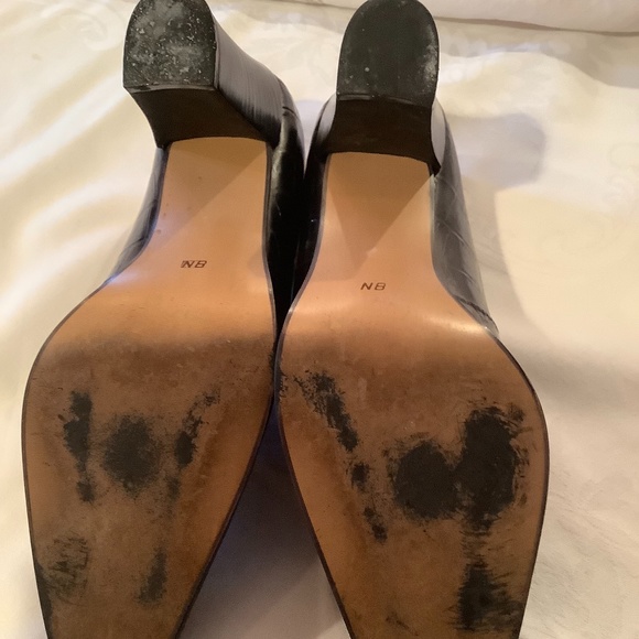 Beautiful and Classy  Enzo’s Angiolini 8 Narrow pump - Picture 3 of 5